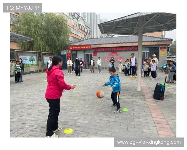 俱乐部与社区联合举办亲子运动会扩大群众基础，社区举办亲子活动